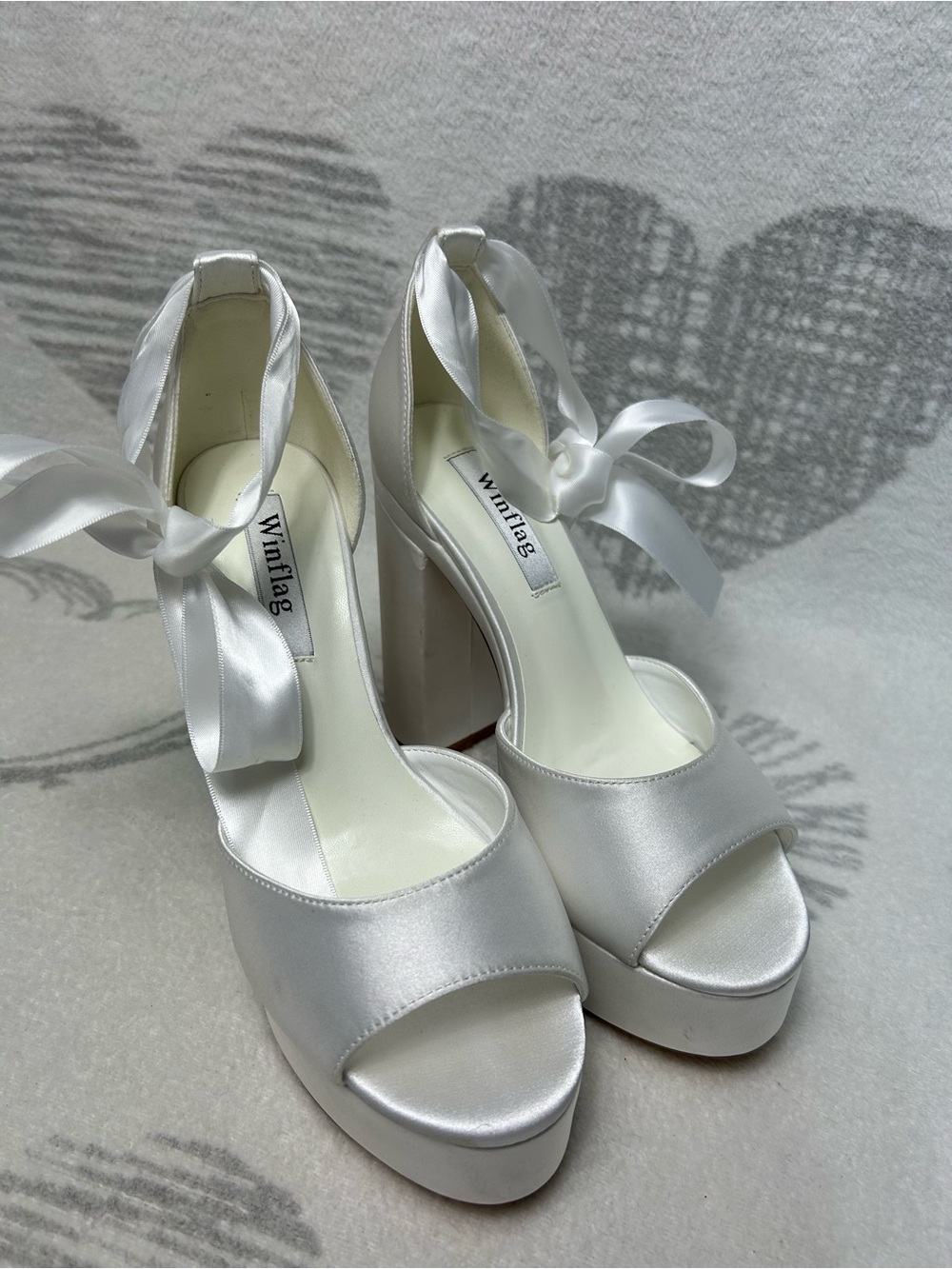 Ivory Winflag satin block heel platform sandals with ribbon ankle tie Sz 6-6.5